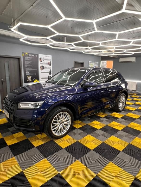 Audi Q5 40 2.0TDI Quattro (odpočet DPH)