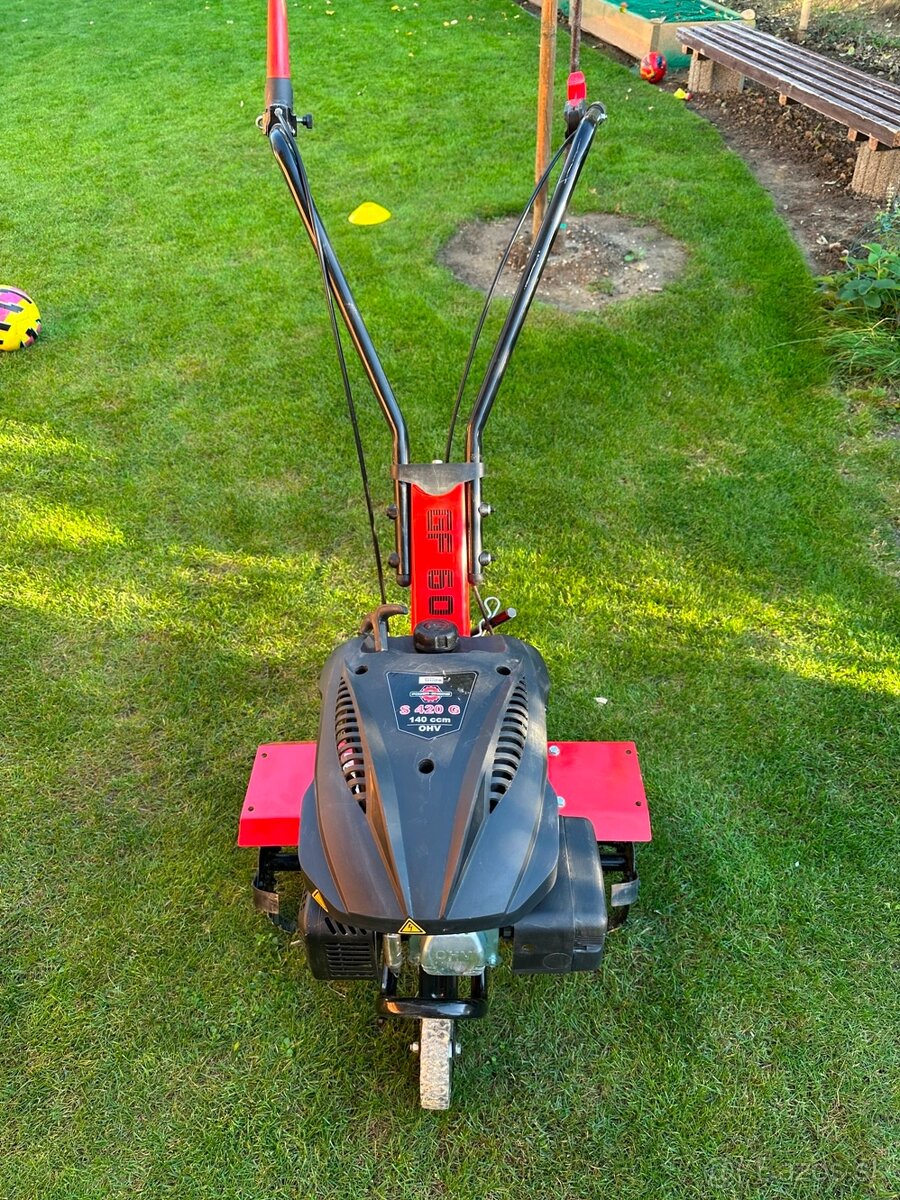 Predám kultivátor benzínový so 4 -taktným motorom