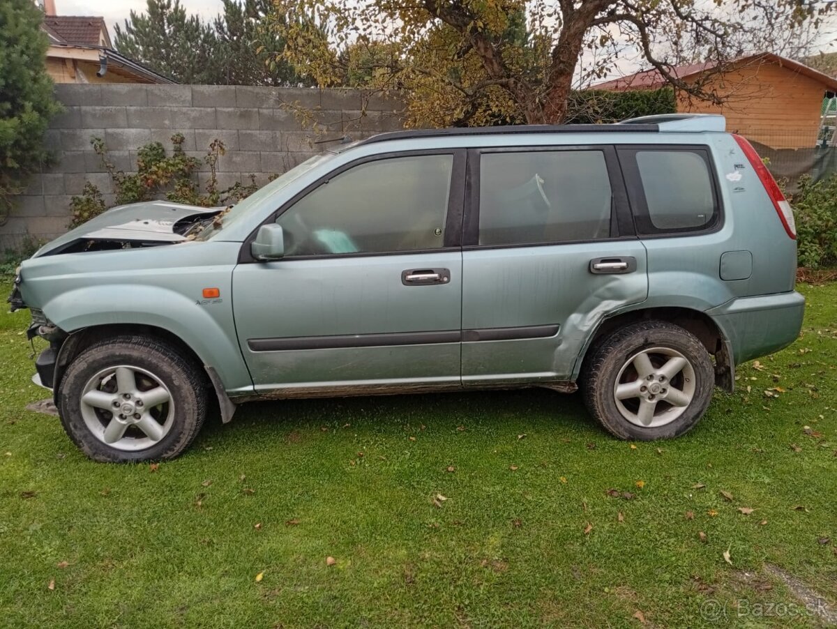 Rozpredam alebo predám Nissan x-trail dvojliter benzín 4x4