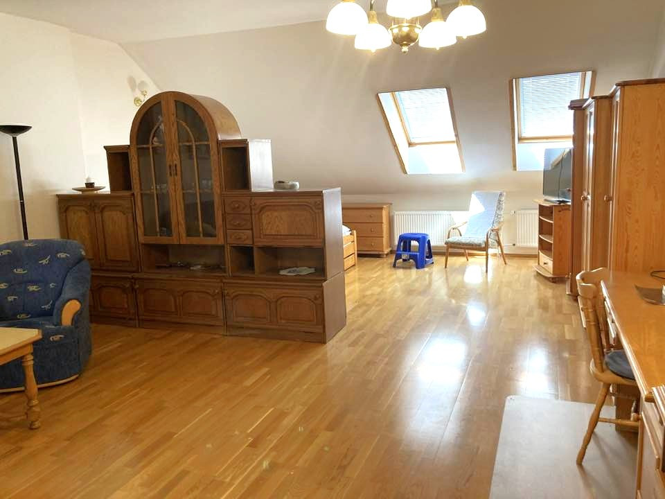 Veľký 2-izbový byt s terasou, Vrátna ulica, historické centr