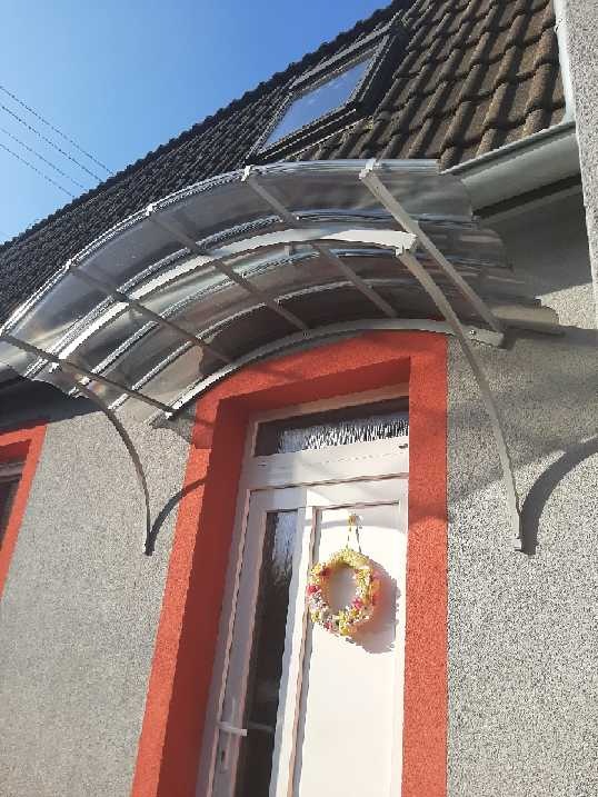 Strieška nad dvere