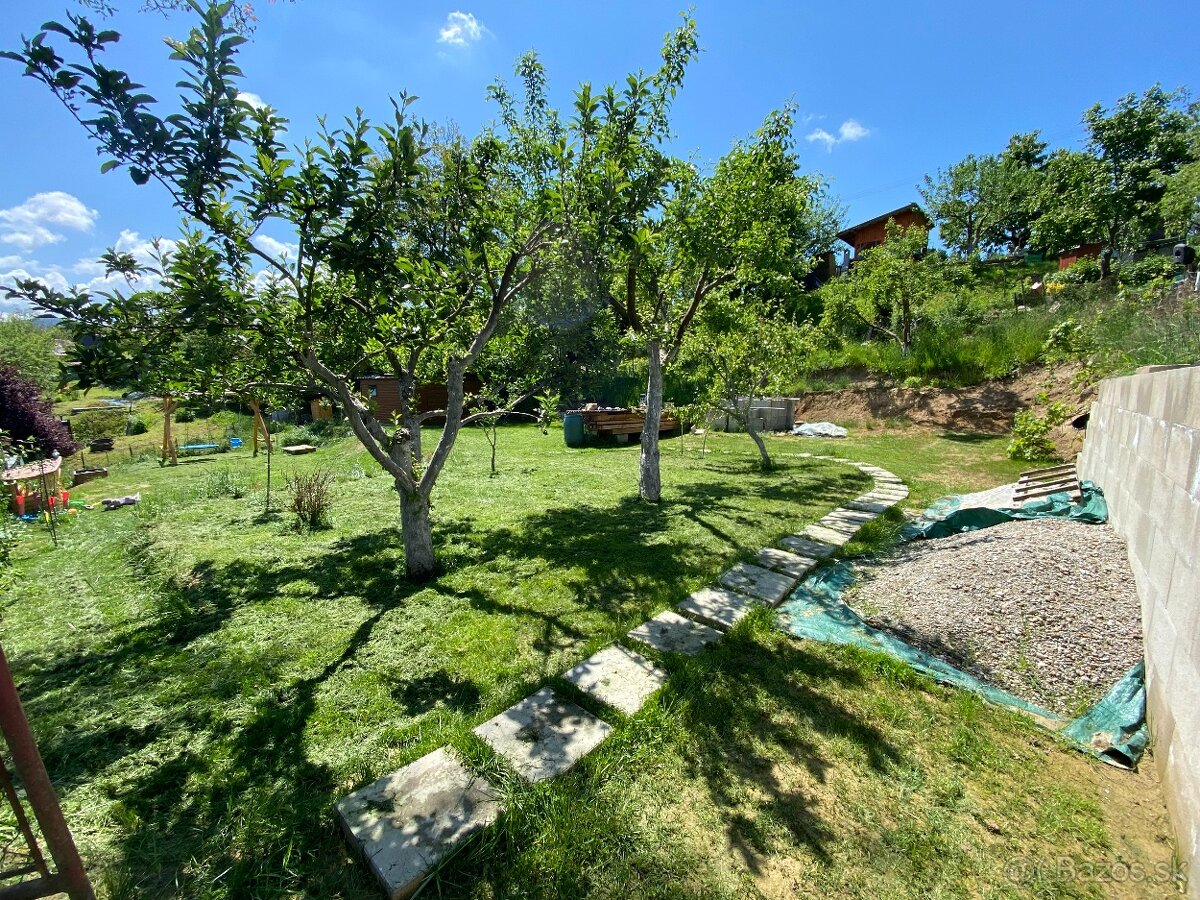 ZNÍŽENÁ CENA ZAHRADKA PB - 752m2