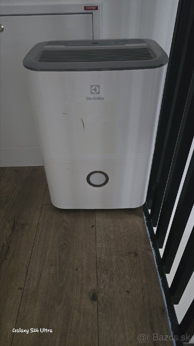 Odvlhčovač vzduchu elektrolux