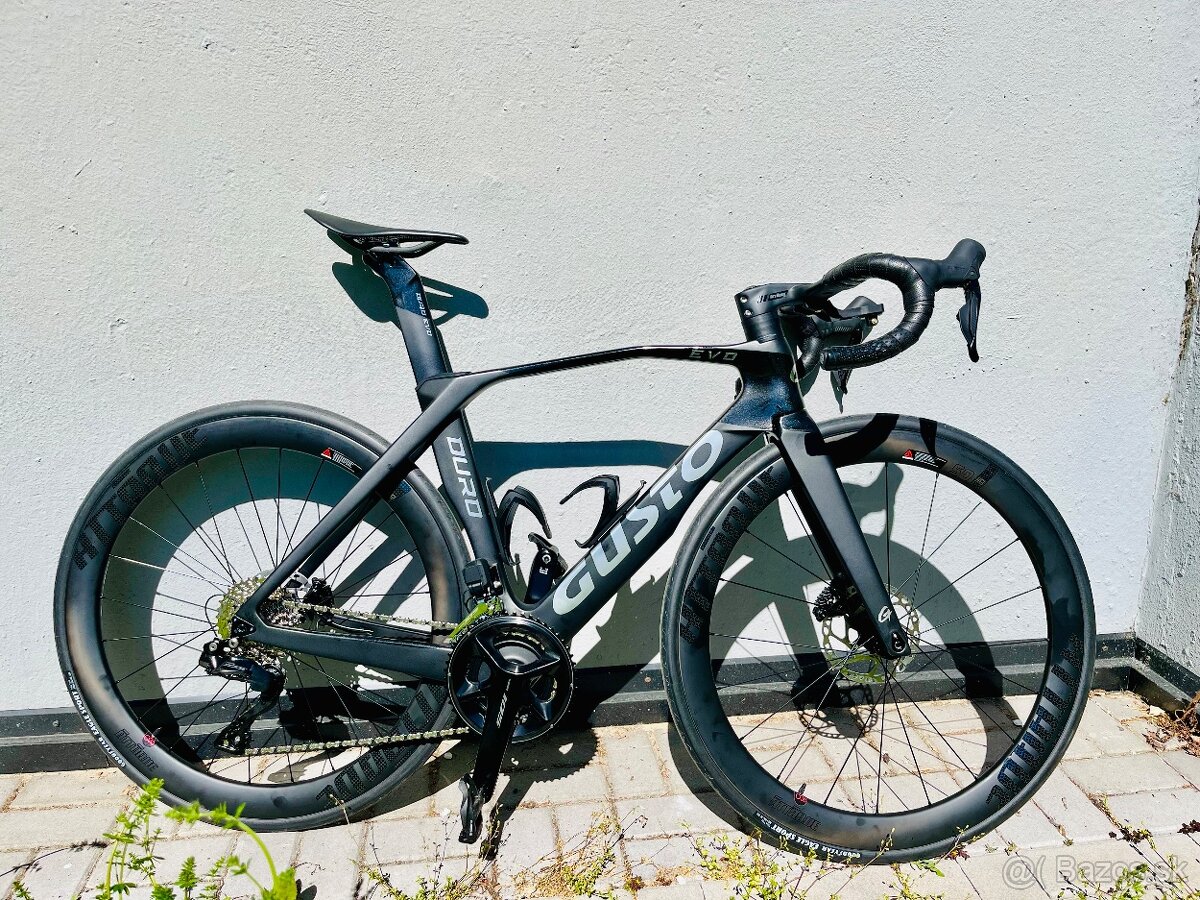 NOVÝ NEJAZDENÝ AERO BICYKEL GUSTO DURO EVO DB 2025