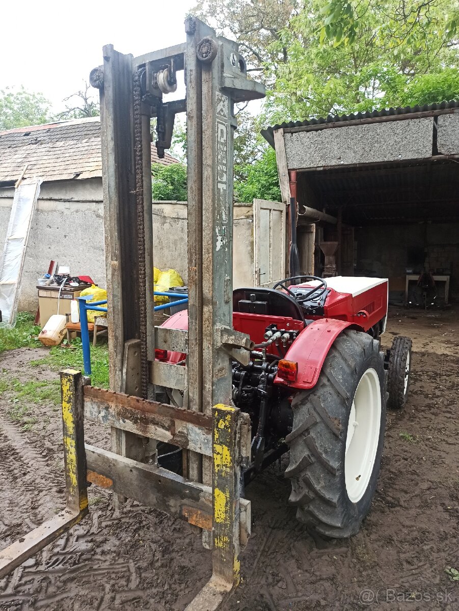 Veža zdviž za traktor trojbod