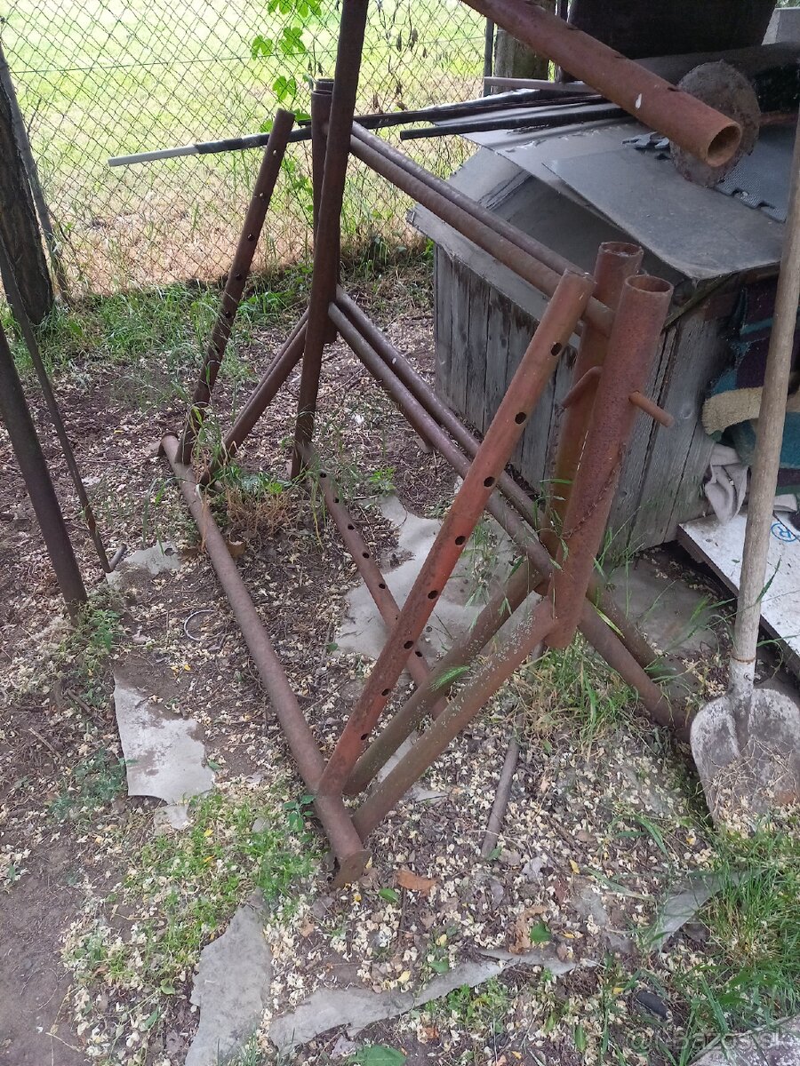 Kozy stojky stavebne 2ks