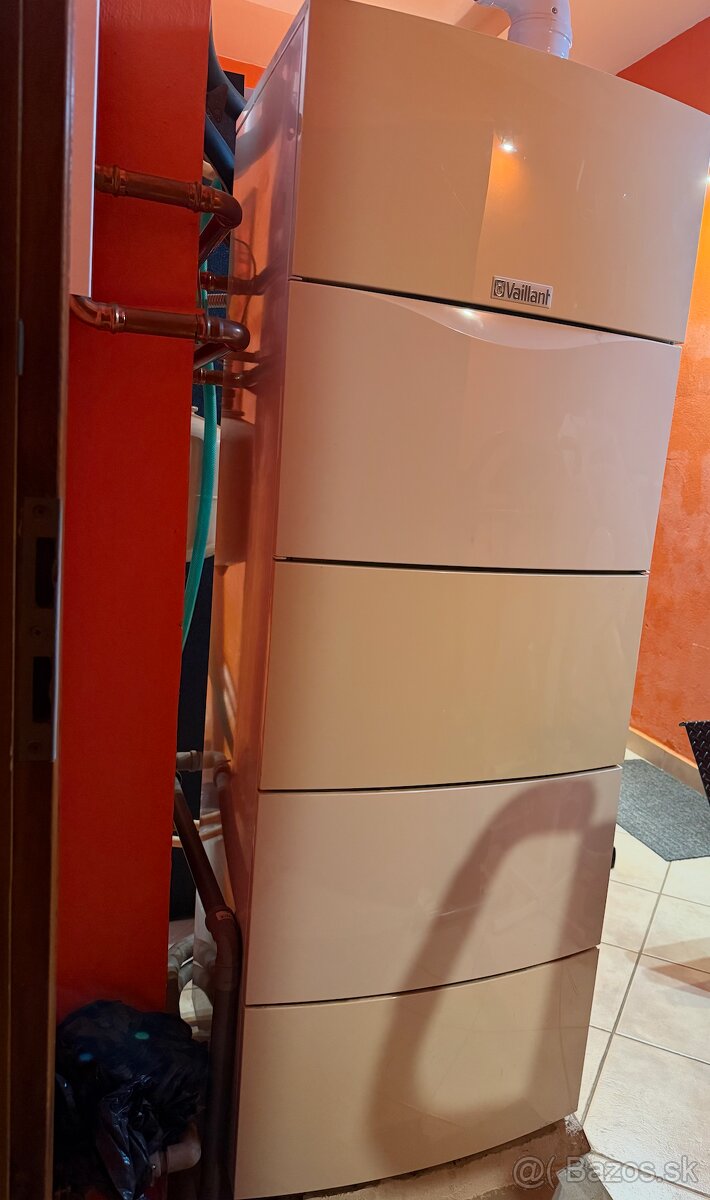 Predám kondenzačný plynový kotol s bojlerom - VAILLANT