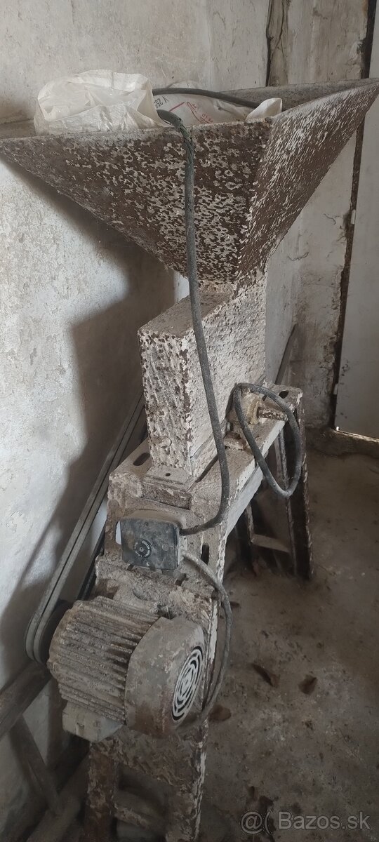 Šrotovnik.