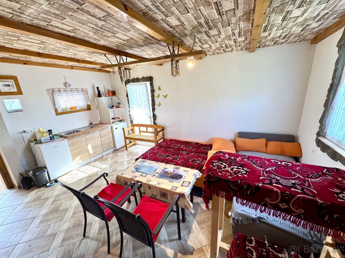 REKREAČNO-ZÁHRADNÁ CHATA, POZEMOK 450M2, KUNOV-ZO III, SENIC