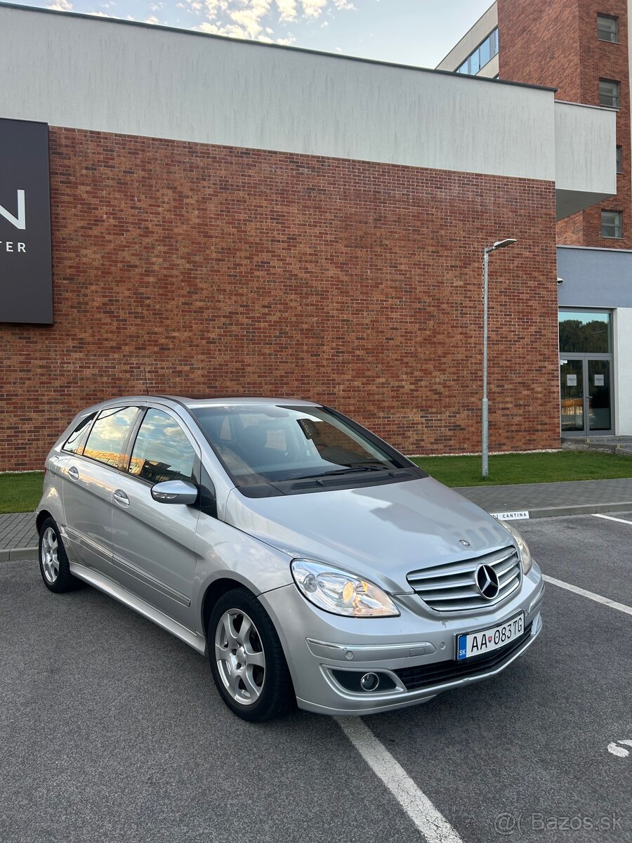 Mercedes Benz B200