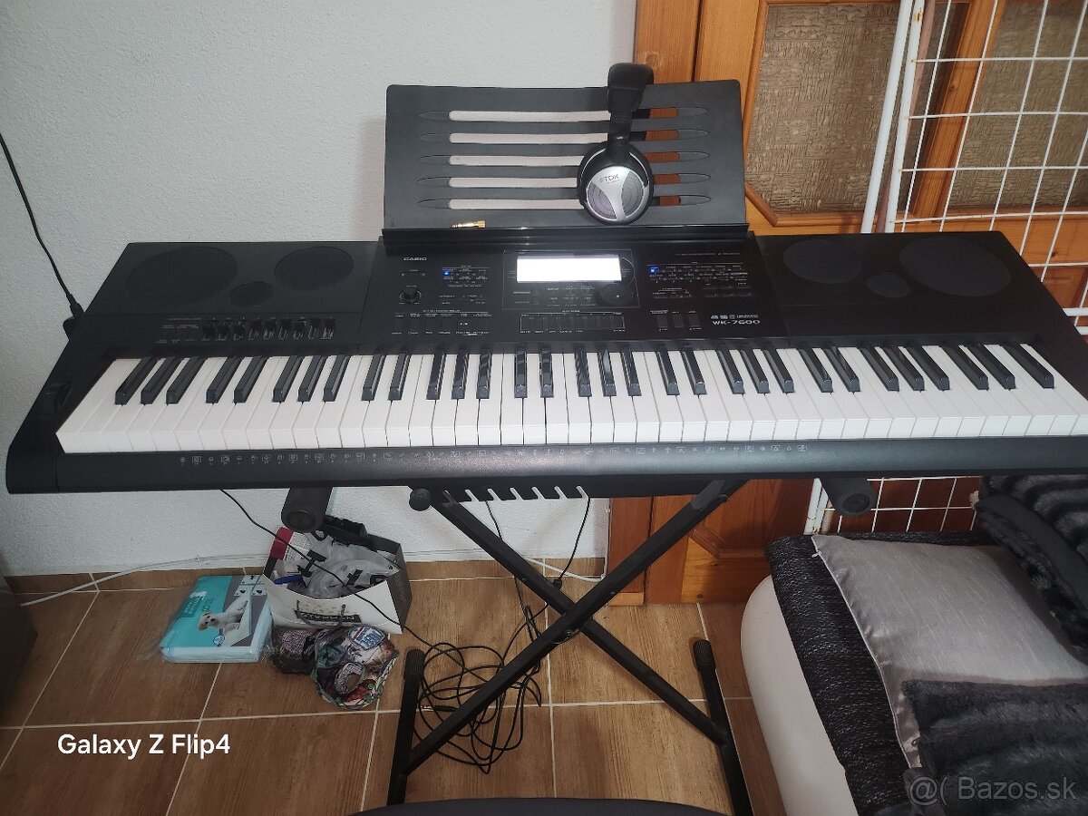 Casio WK7600 workstation