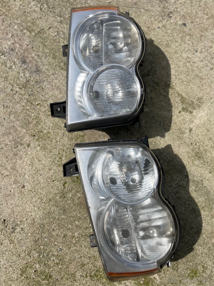 Predne Jeep svetla