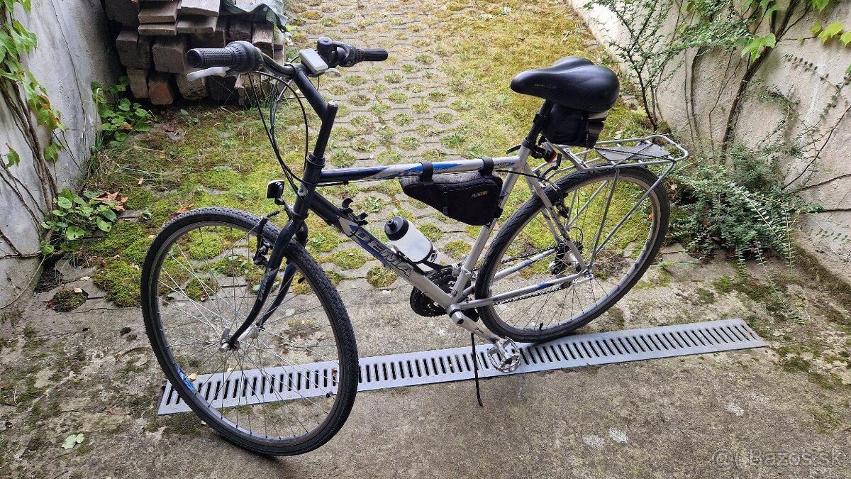 Trekový bicykel