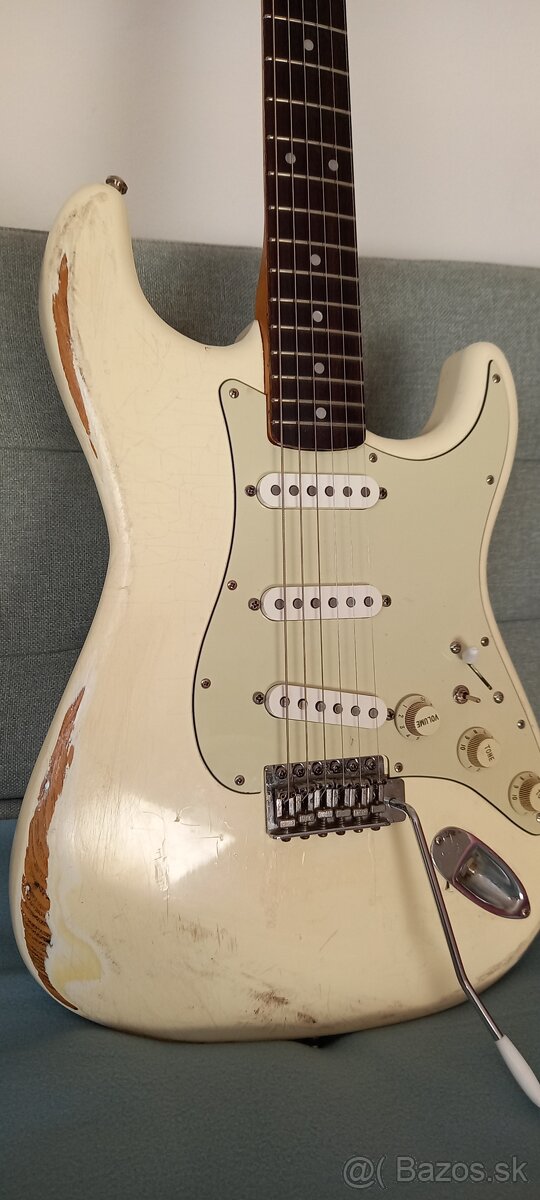 Greco Sparkle Sounds Stratocaster.