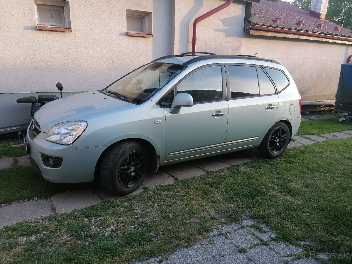 Kia carens