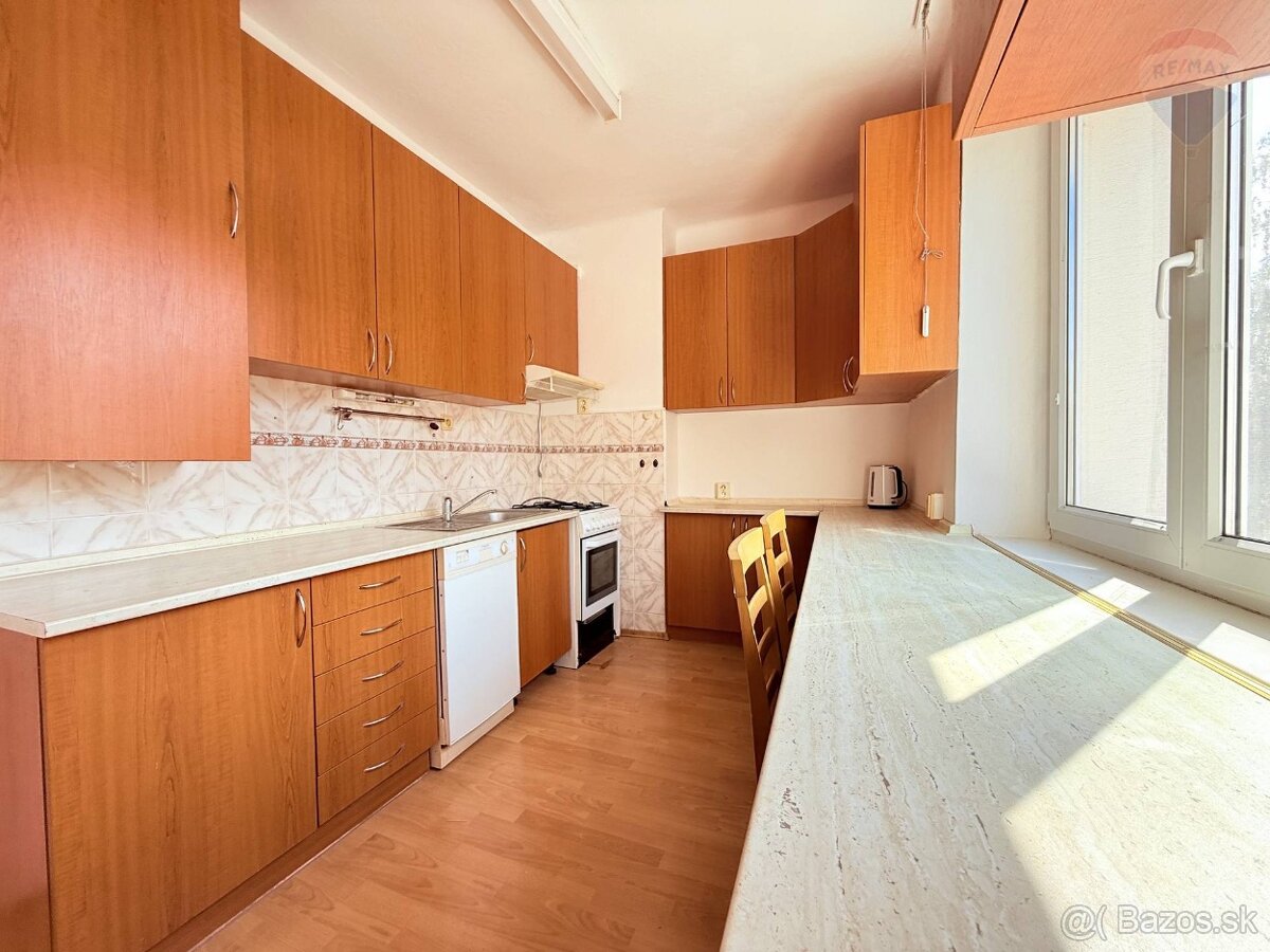 REZERVOVANÝ 2 izbový byt na ulici Dobrianskeho v Humennom.