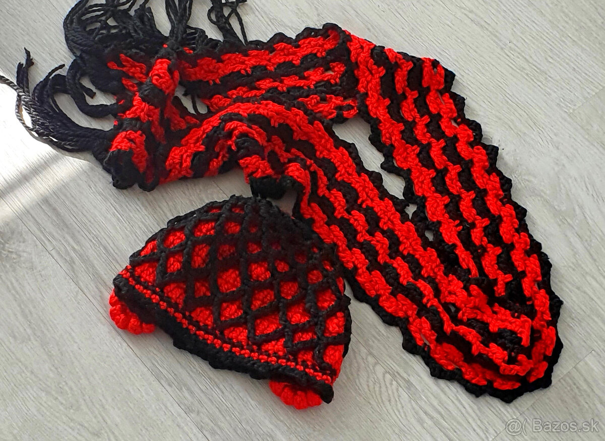 Červený set čiapka a šál