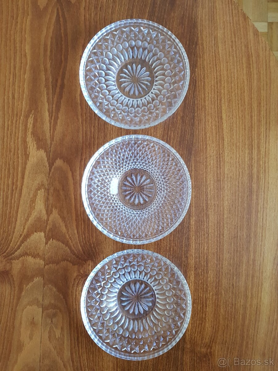 Retro sklenené tanieriky