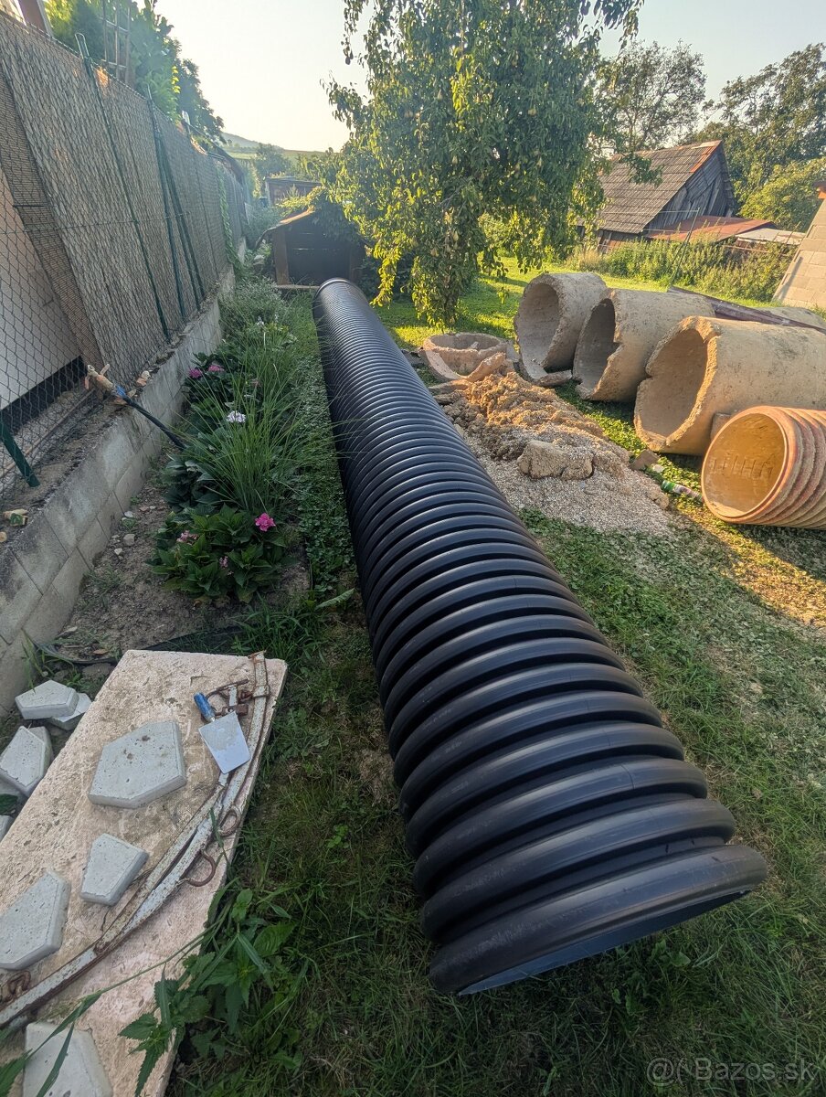 kanalizačná rúra