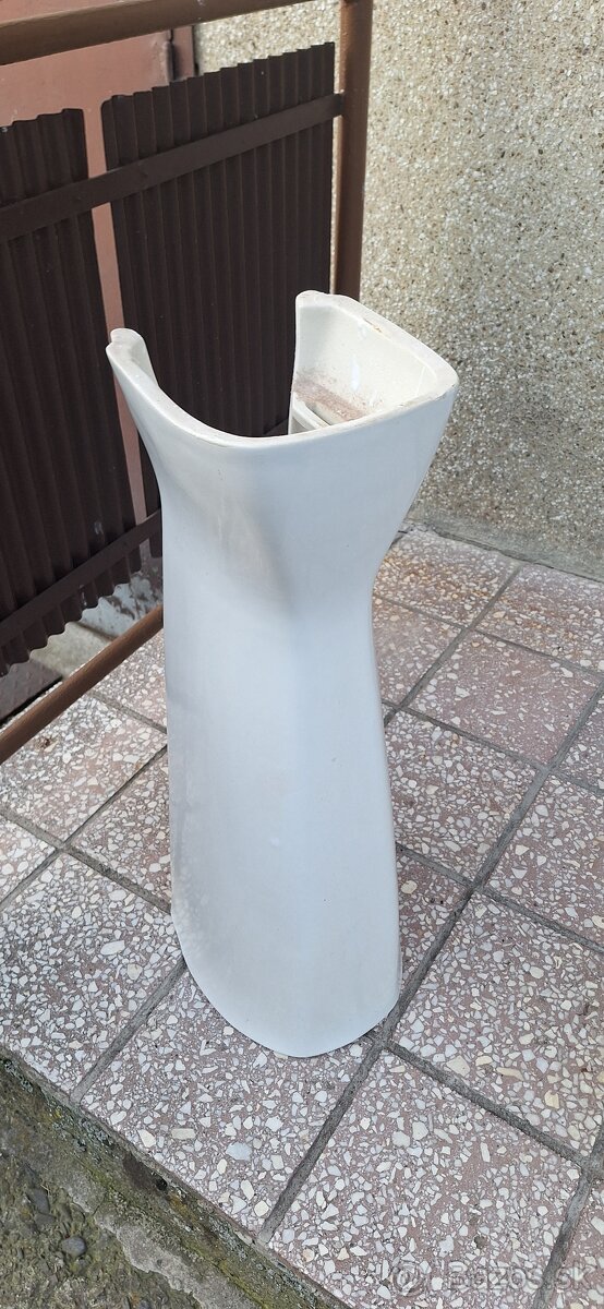 Noha k umyvadlu 63 cm