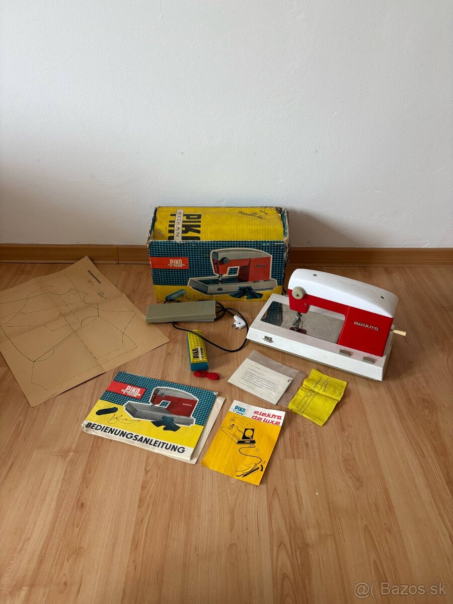 Starý, retro, detský šijací stroj - PIKO
