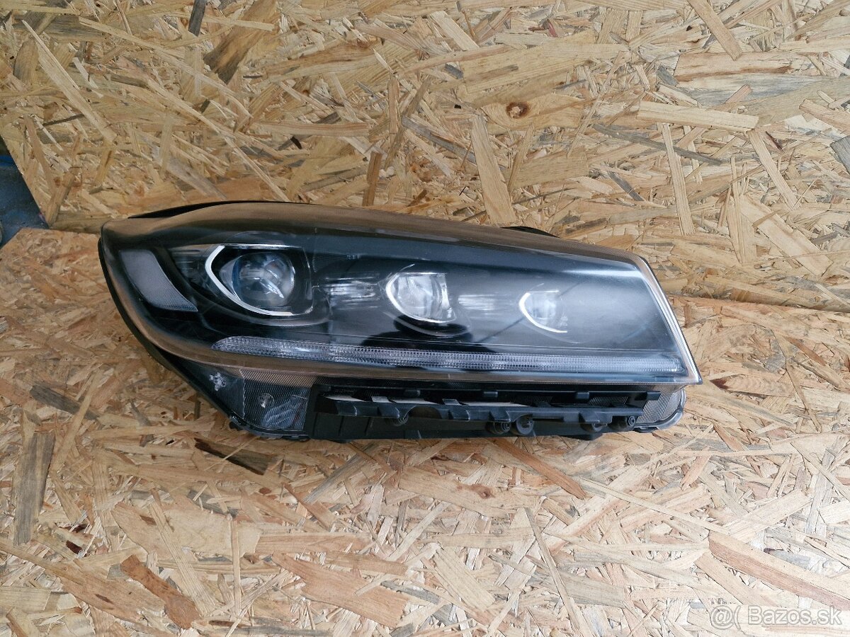 Svetlomet KIA Sorento