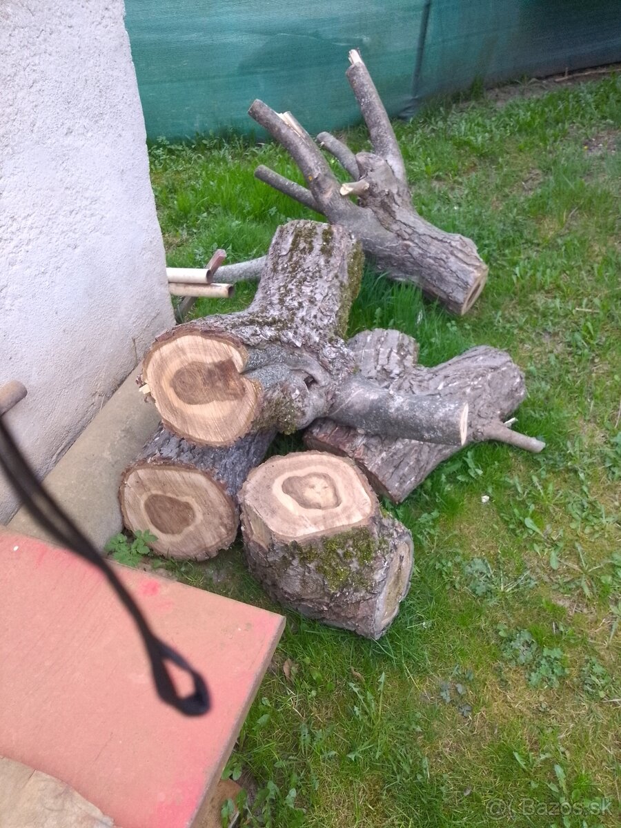 Predám orechové drevo