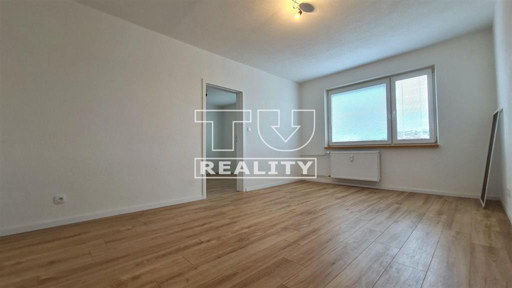 2-IZBOVÝ BYT,KOMPETNÁ REKONŠTRUKCIA,BALKÓN,RUŽINOV,53m2