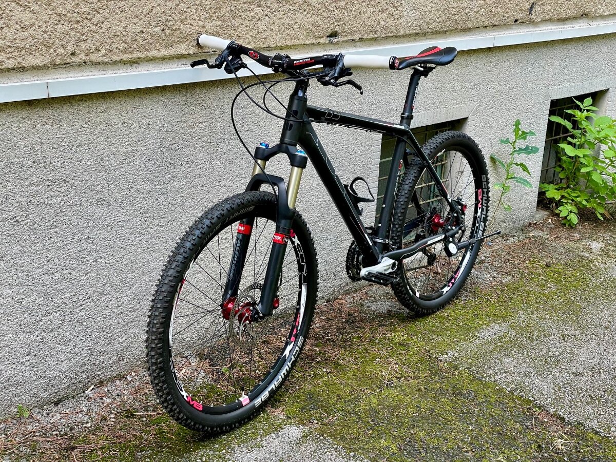 CUBE LTD CC 2012 · 100 mm FOX 32 vidlica · Shimano Deore XT
