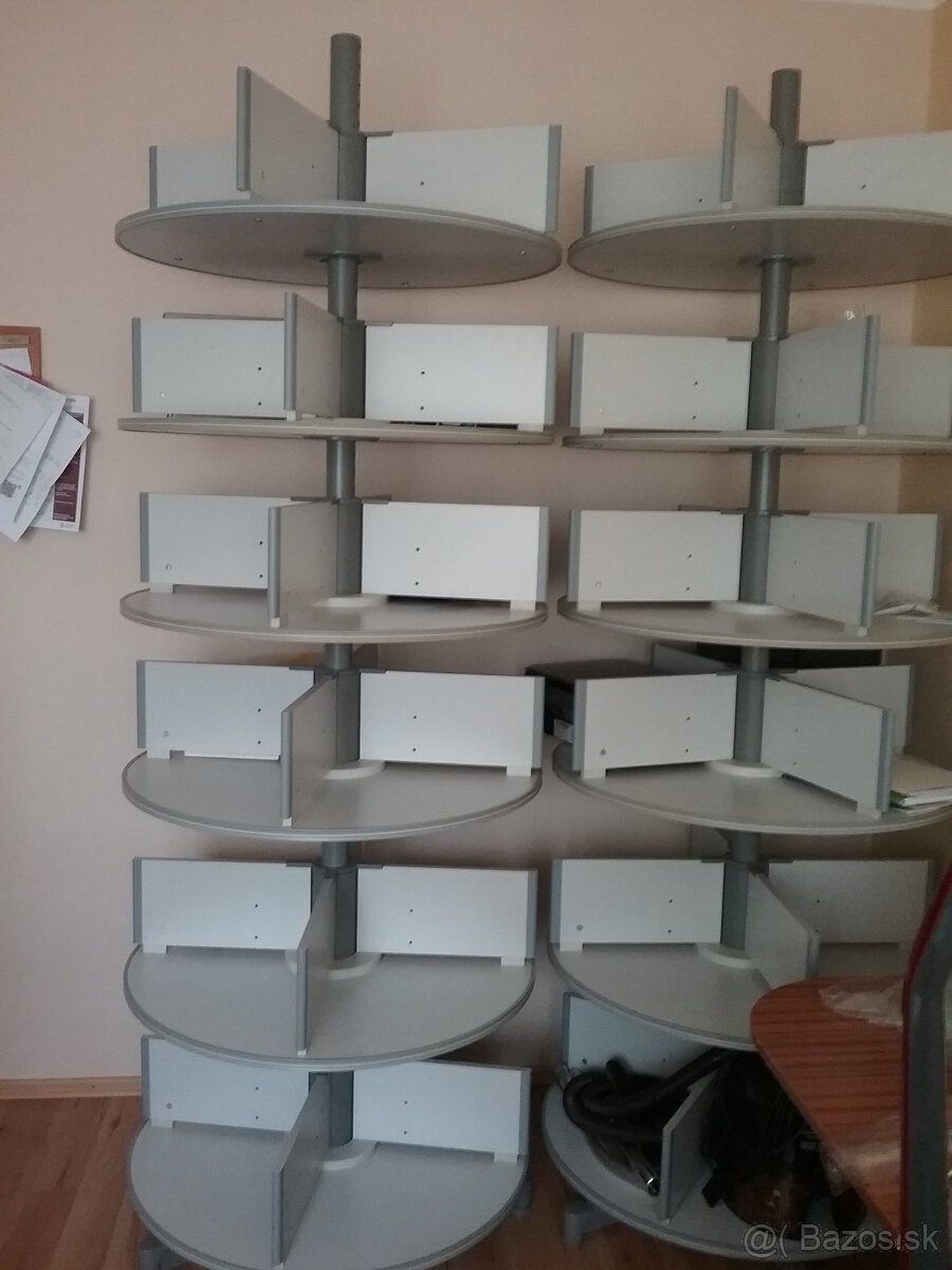 Predám otočné stojany - regále