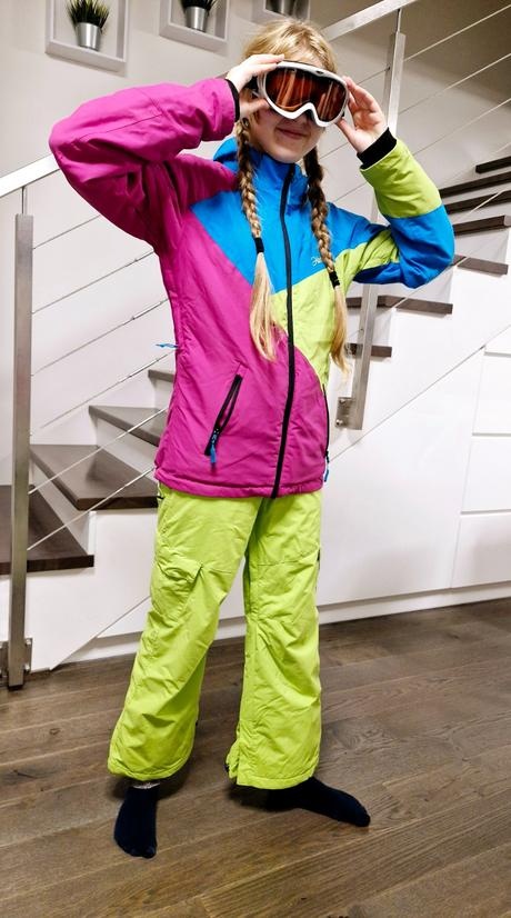 Fantasticky odvetrany lyziarsky komplet DC/Hannah v.170