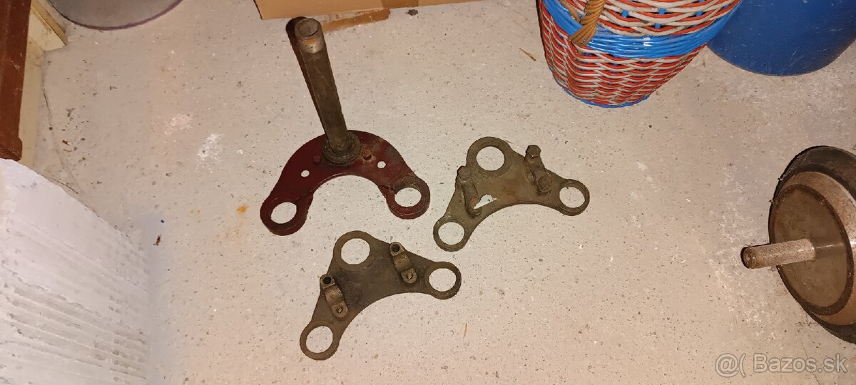 Jawa 150 kyvačka 1954, horné aj spodné brýle / okuliare