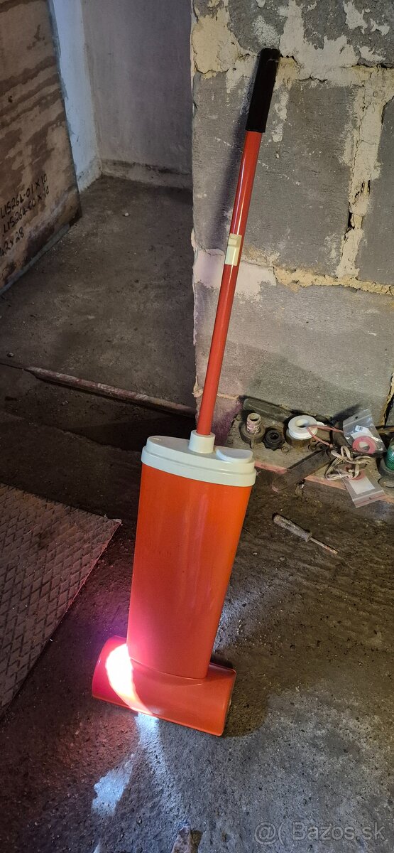 Darujem starsi rucny tepovac