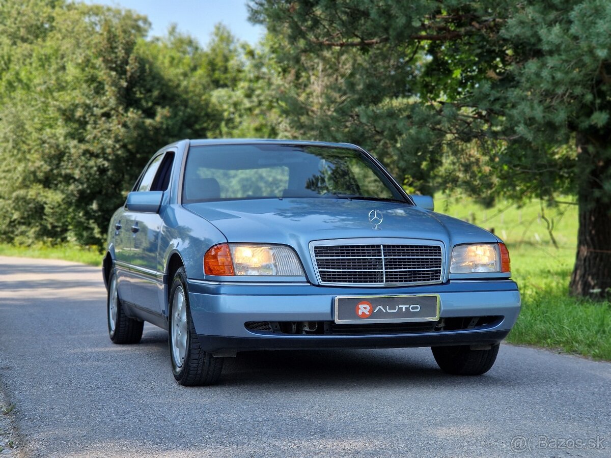 Mercedes-Benz C trieda Sedan 220
