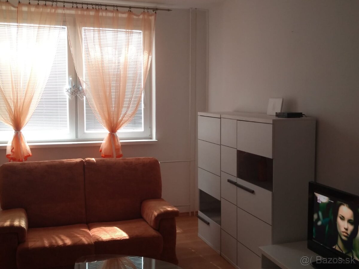 3 izbovy byt na prenajom