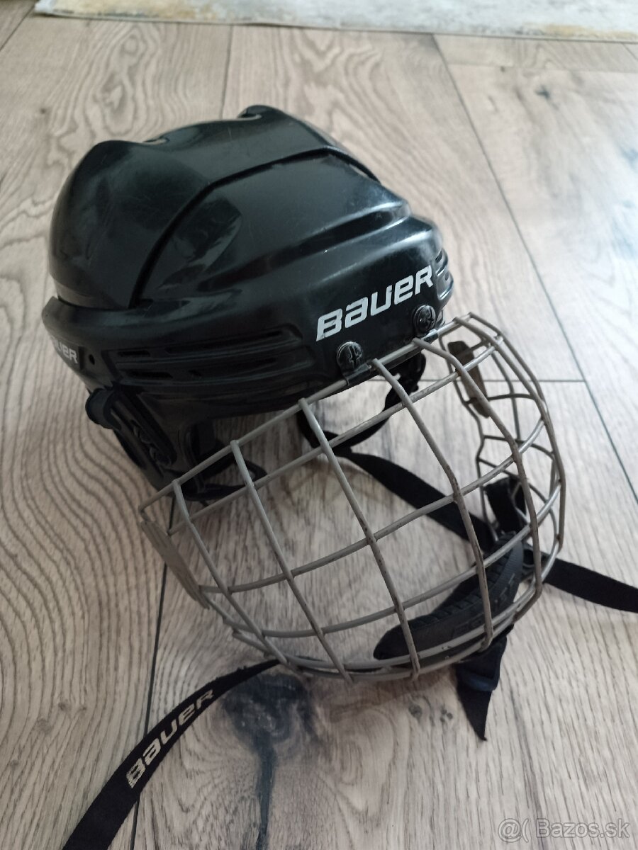 Hokejová Prilba