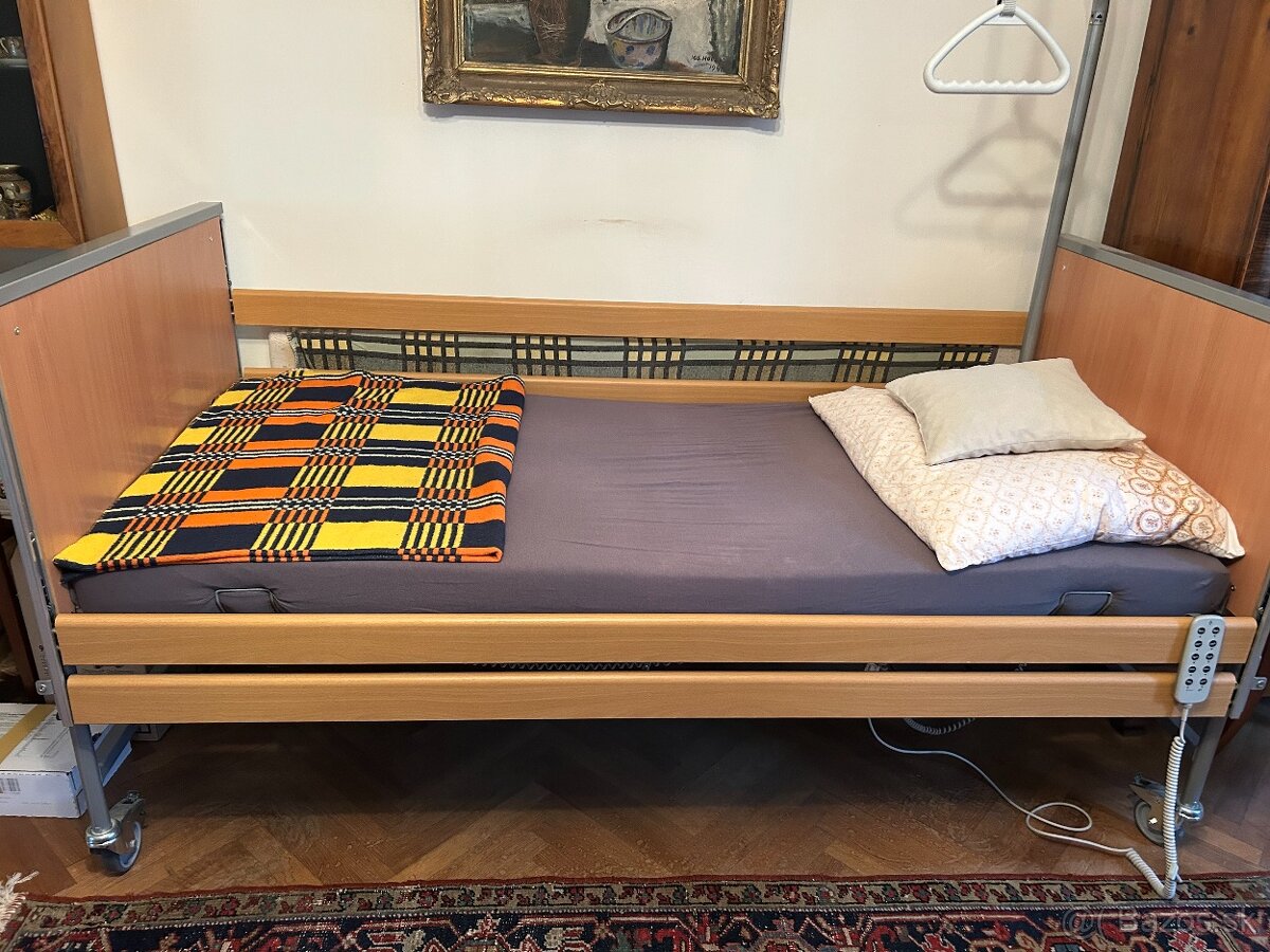 Posteľ elektrická polohovateľná