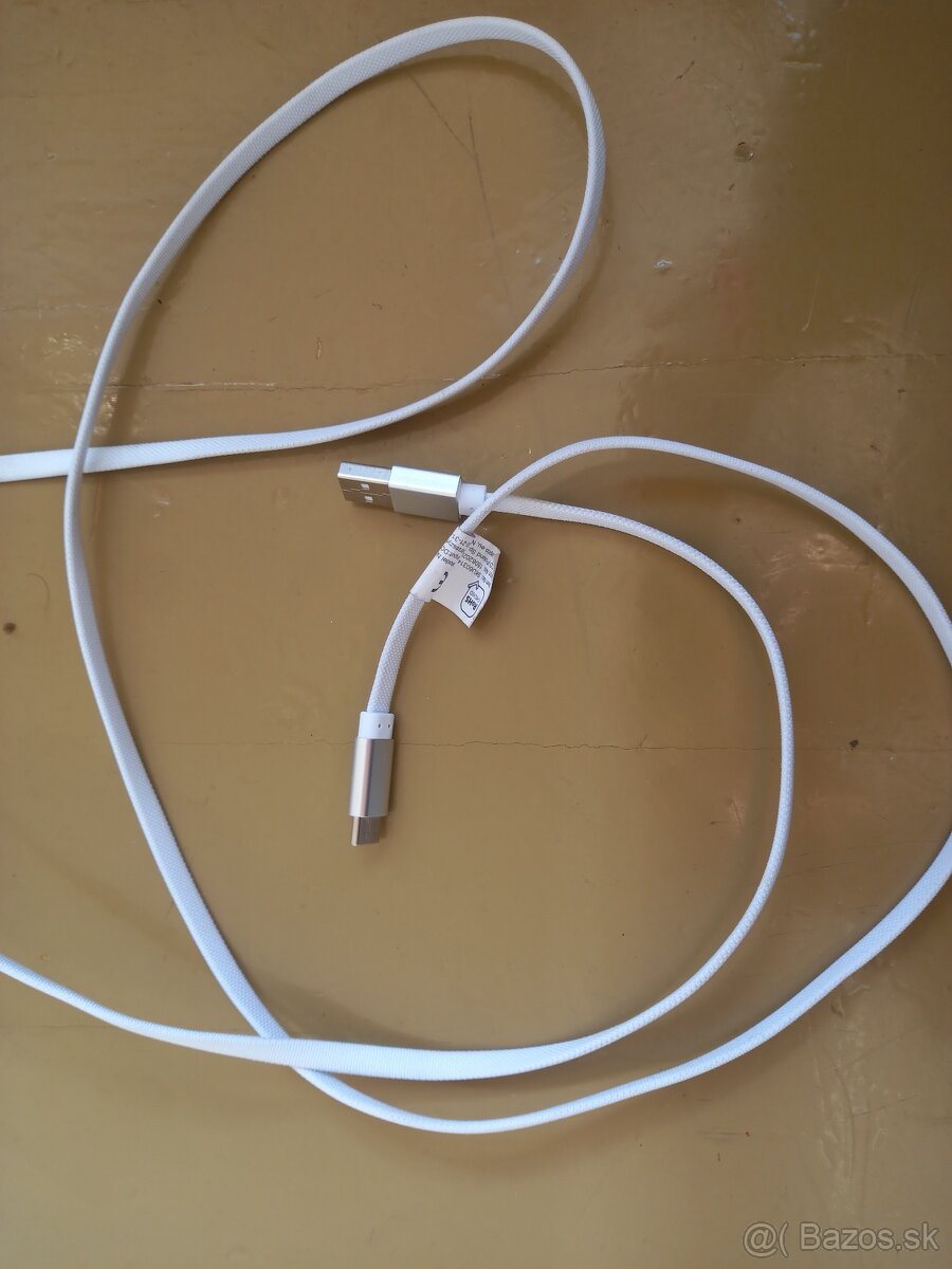 Rôzne káble do telefónov