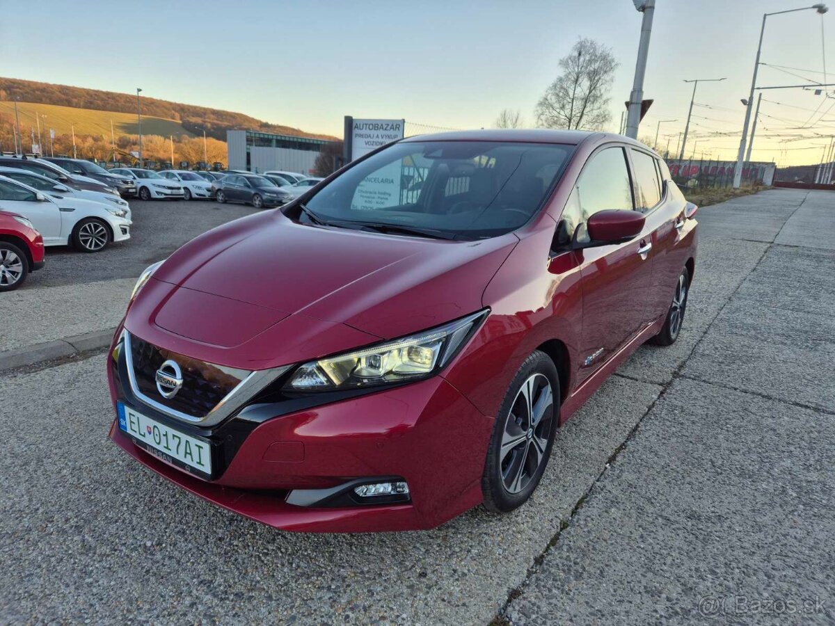 Nissan Leaf 40 kW/h, 90 kW N-Connecta