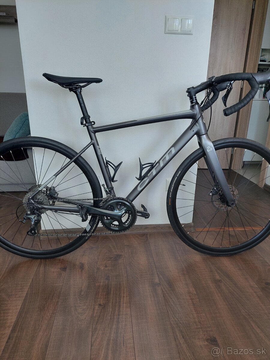 Cestný bicykel
