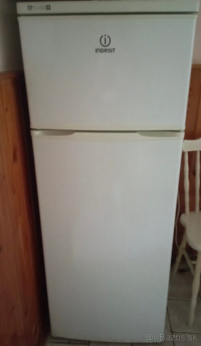 Chladnička s mrazničkou zn INDESIT TRIEDA A PLUS