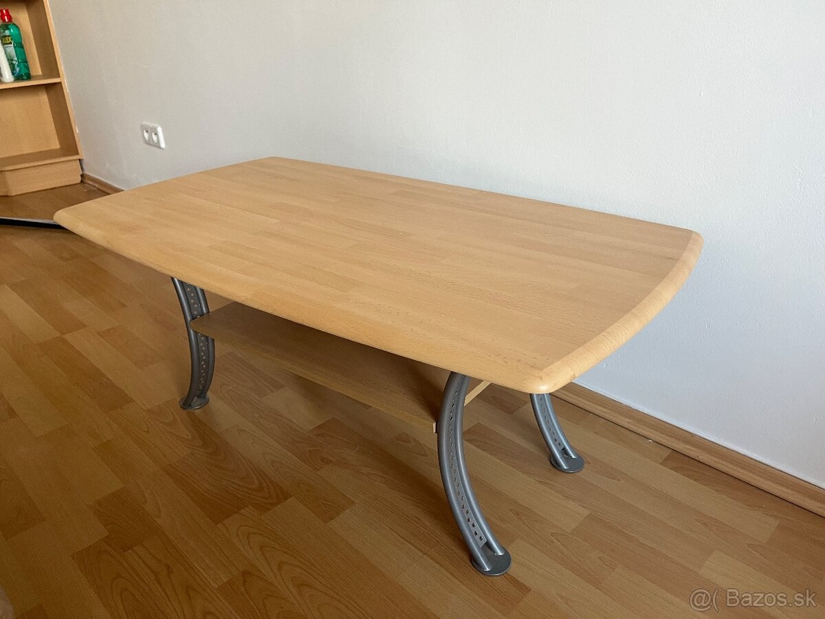 Predam konferencny stolik
