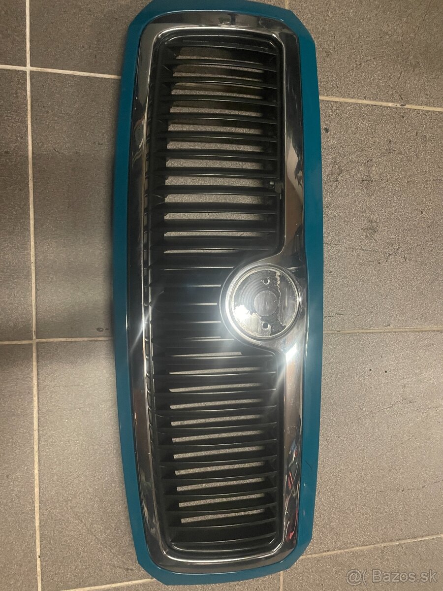 Predám originál prednú masku na Škoda Fabia 1 v zelenej
