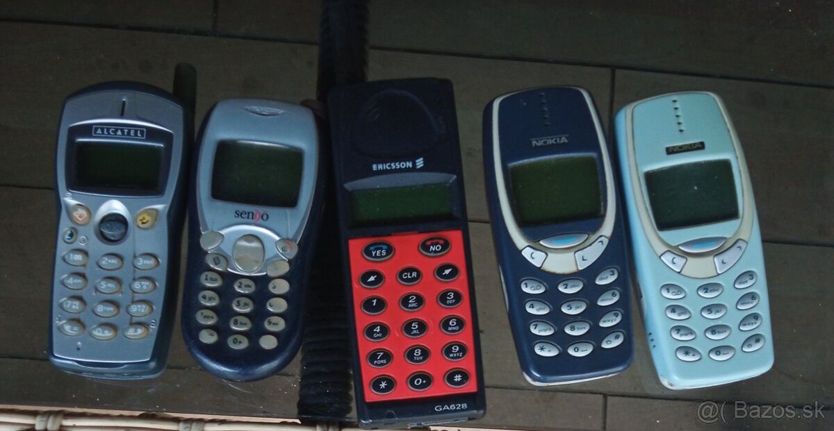 Predám retro mobil ERICSSON GA628.
