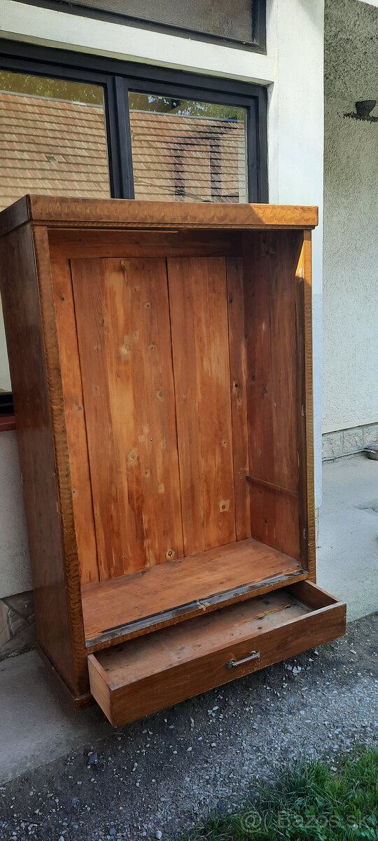 nábytok na reštaurovanie