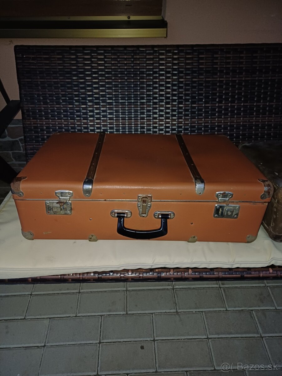 Stary kufor ,retro cestovna taska,kabela.