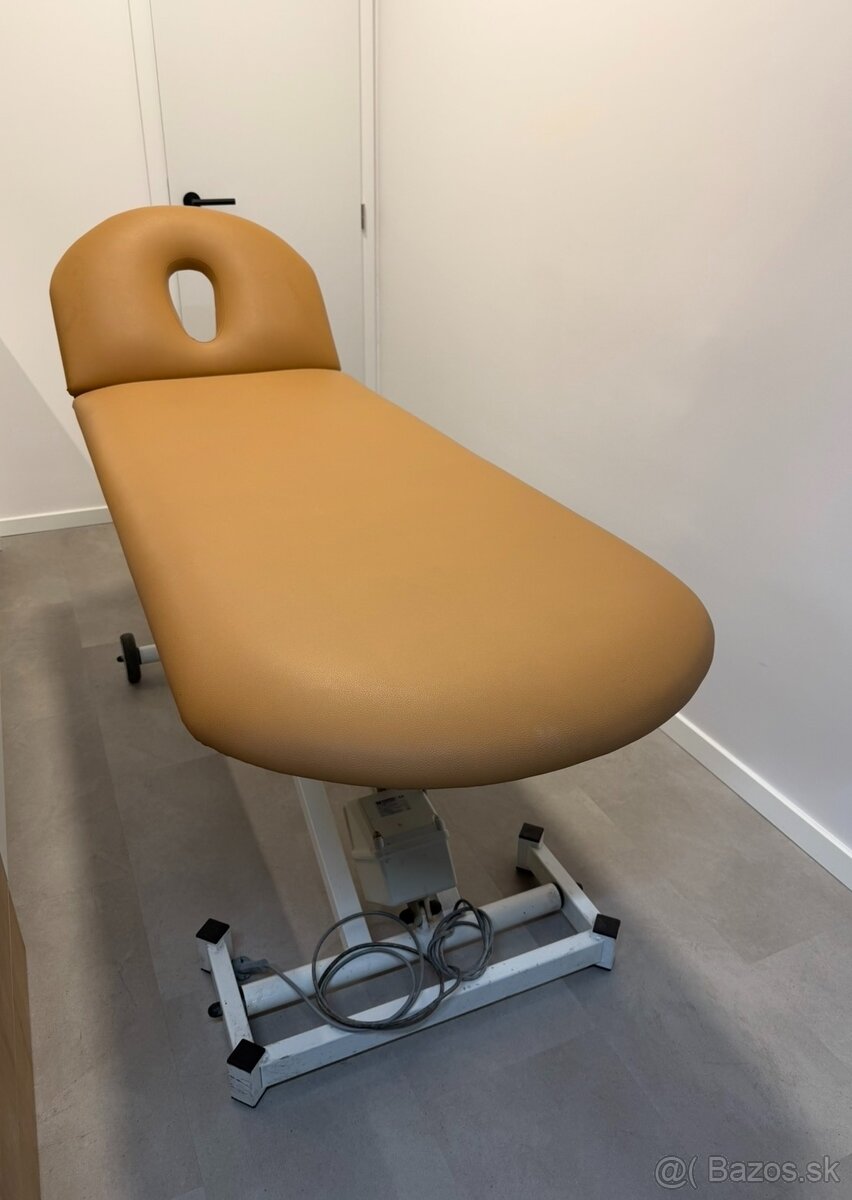 Masérsky elektrický stôl / lehátko značky RESI CZ