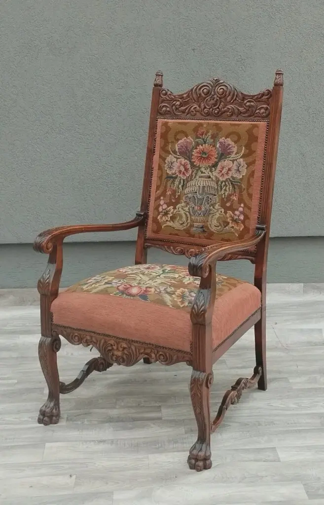 Kreslo renesančné.