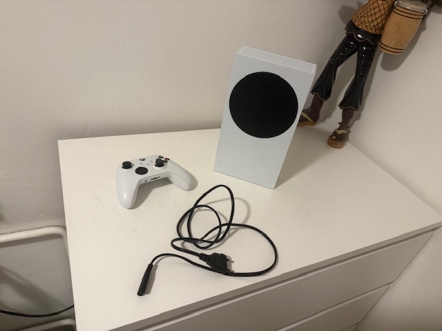 Xbox series s + 1x ovládač