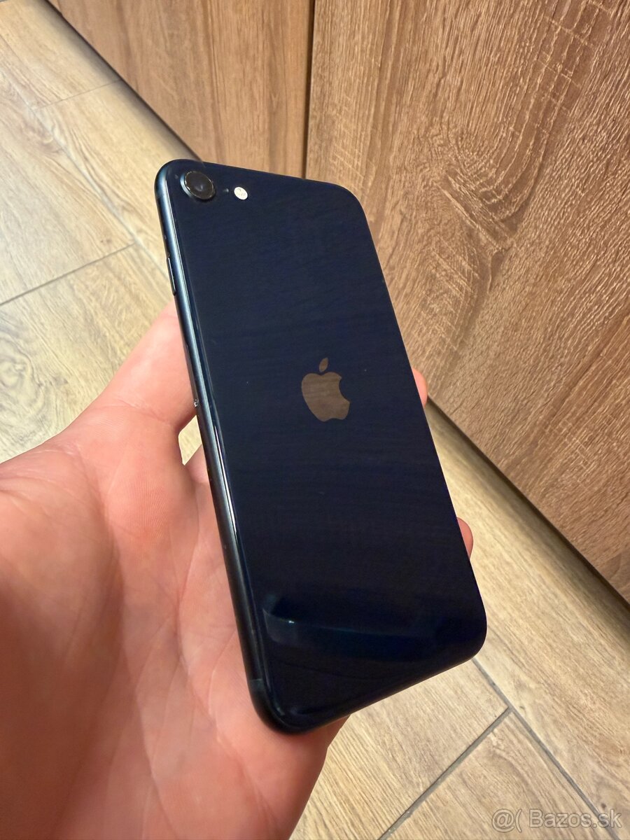 Apple iPhone SE 2022 64GB tmavomodrý